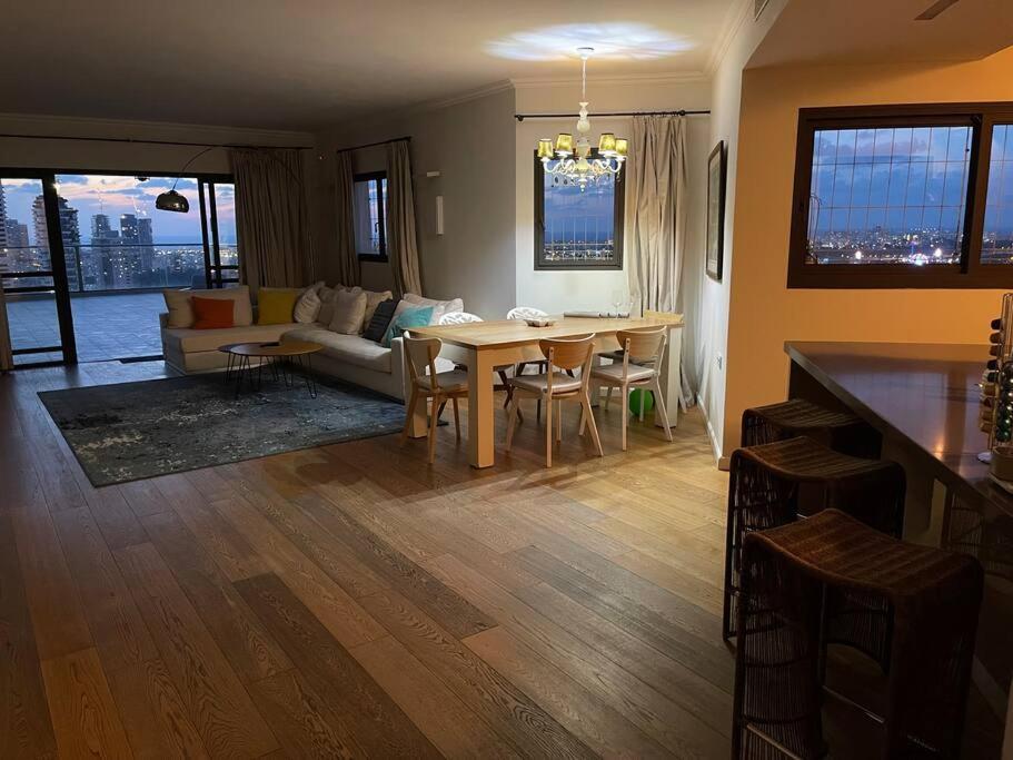 Apartmán Beautiful Penthouse W/Amazing View, Prime Location Ramat Gan Exteriér fotografie