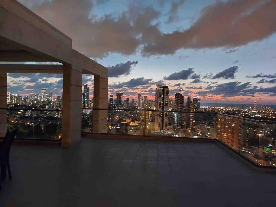 Apartmán Beautiful Penthouse W/Amazing View, Prime Location Ramat Gan Exteriér fotografie