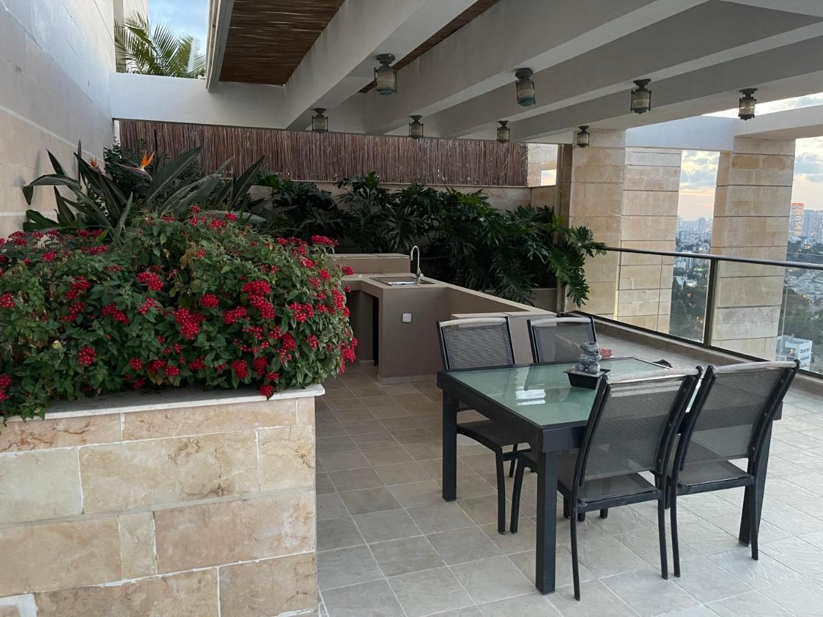 Apartmán Beautiful Penthouse W/Amazing View, Prime Location Ramat Gan Exteriér fotografie